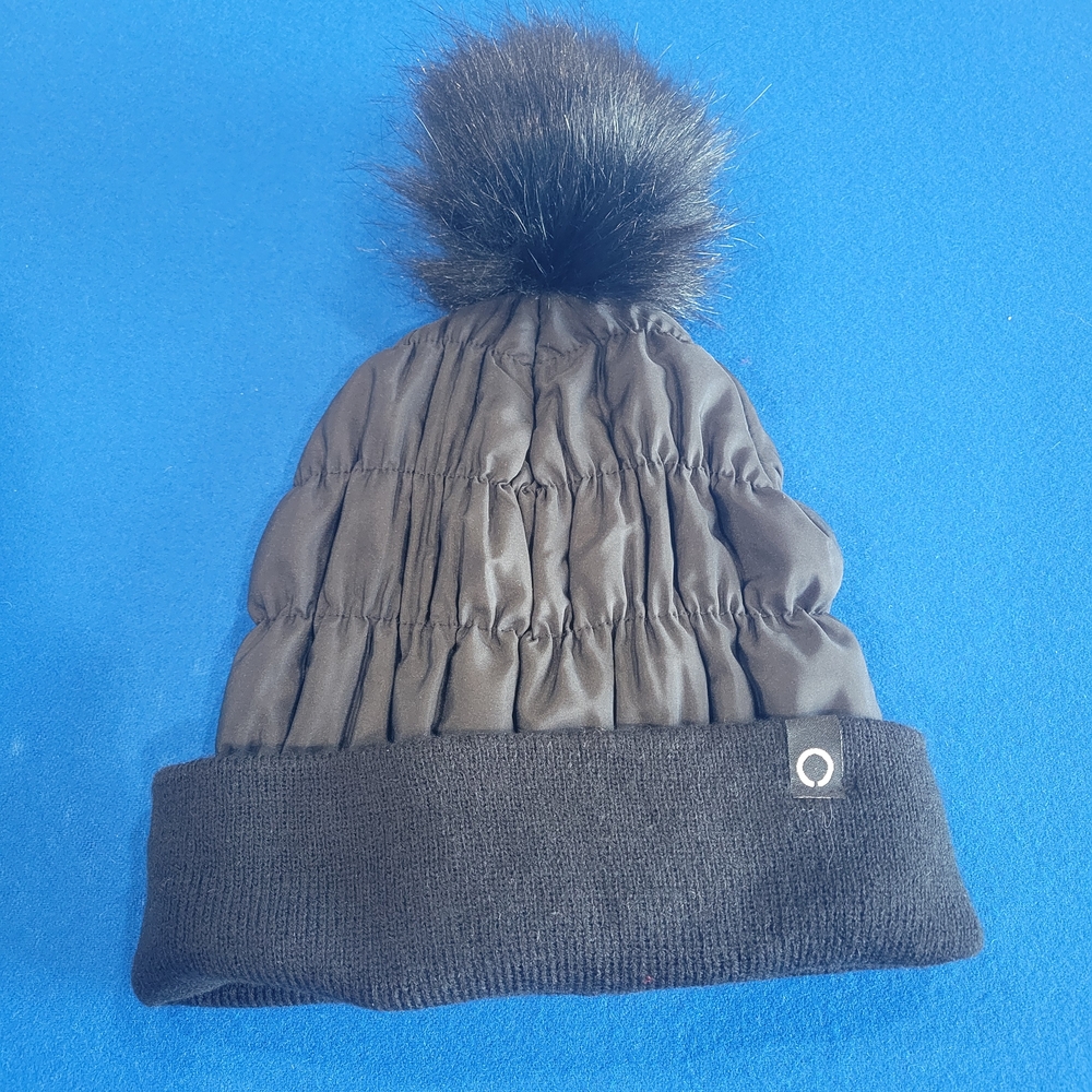 Skora Black Ruched Beanie with Pom-Pom